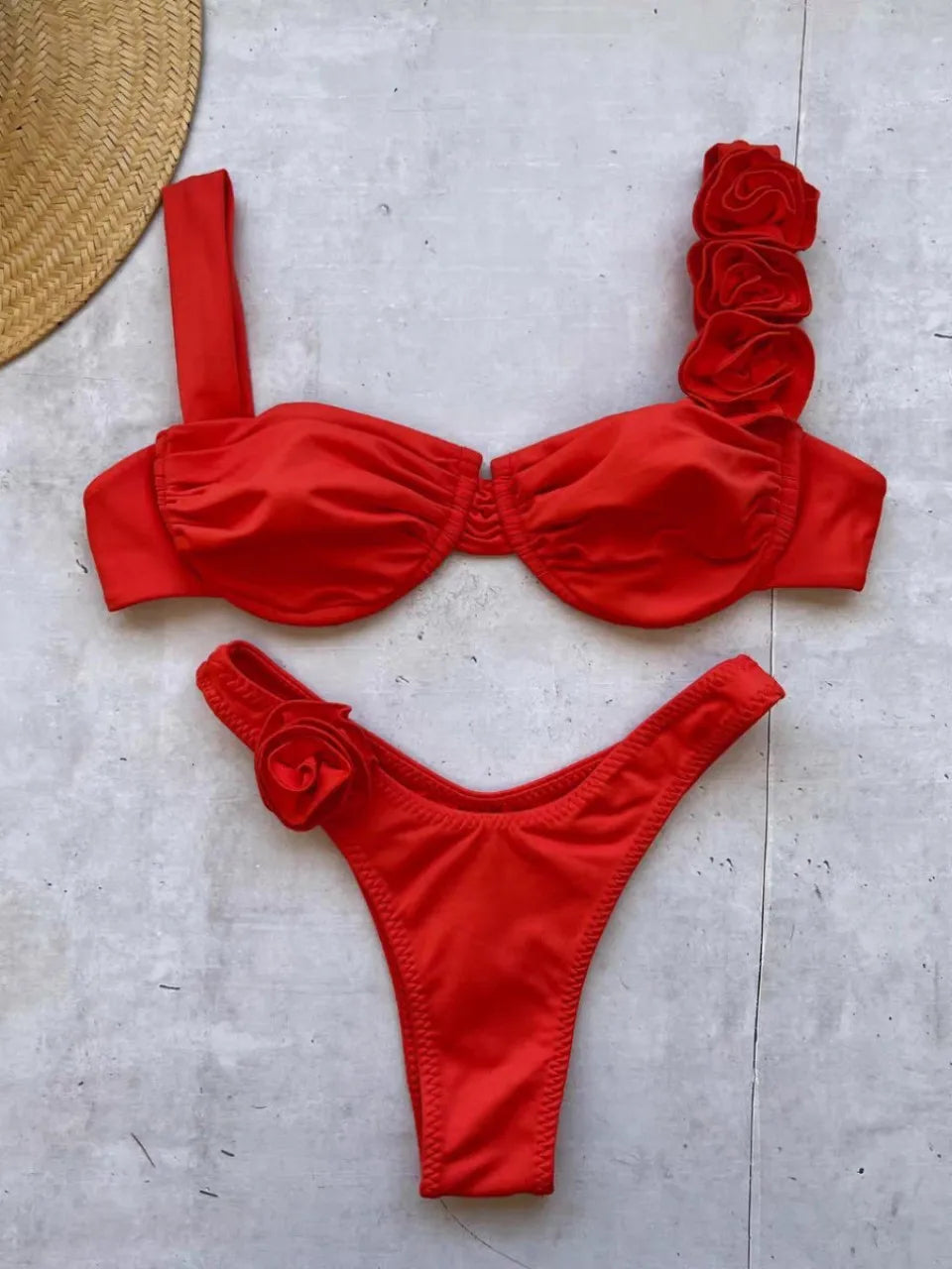 Beautifully Finished Bikini in a Timeless Design