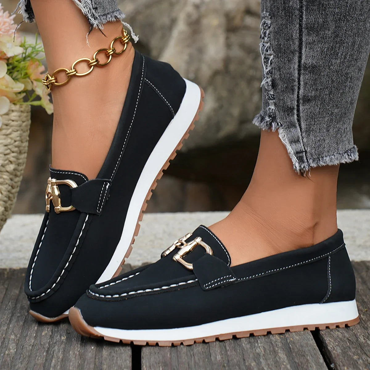 Durable and Supportive Orthopedic Sneakers