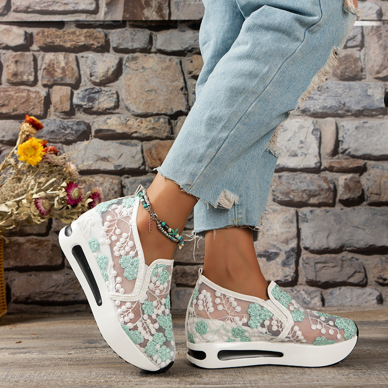 EP | Baskets à plateforme brodées de fleurs pour femmes