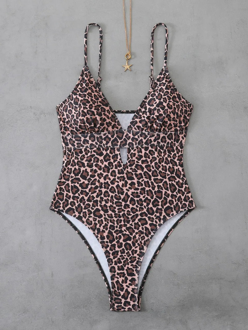Effortlessly Monokini With a Timeless Design