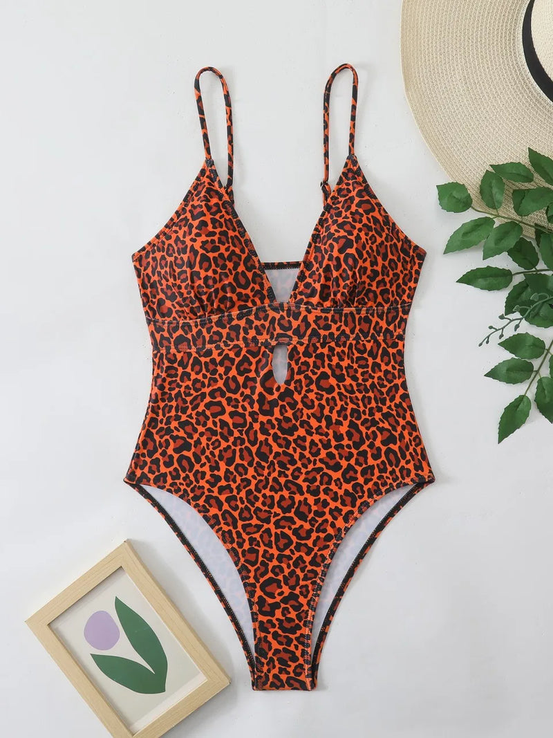 Effortlessly Monokini With a Timeless Design