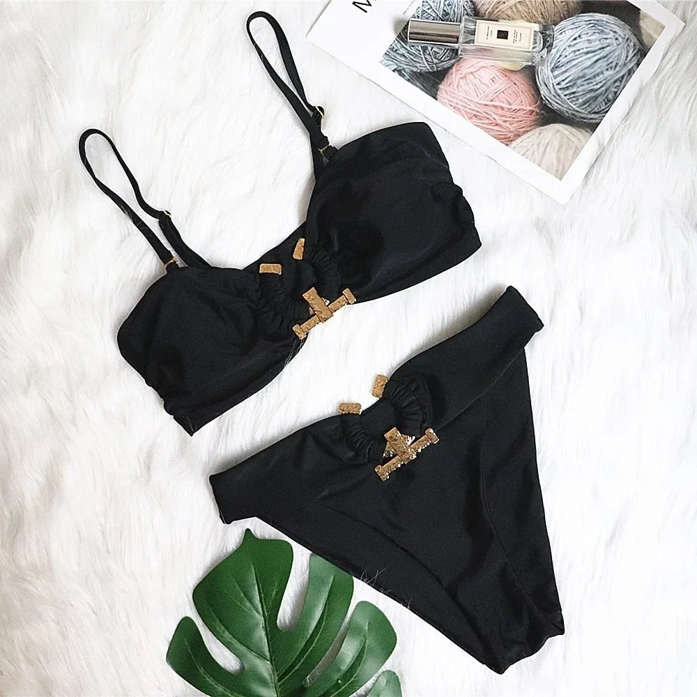 Effortlessly Bathing Suit With a Timeless Design
