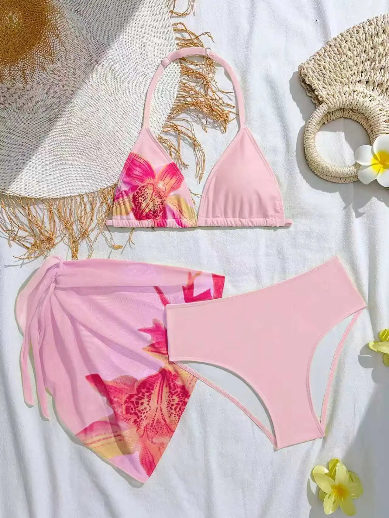 Casually Bikini With a Refined Edge