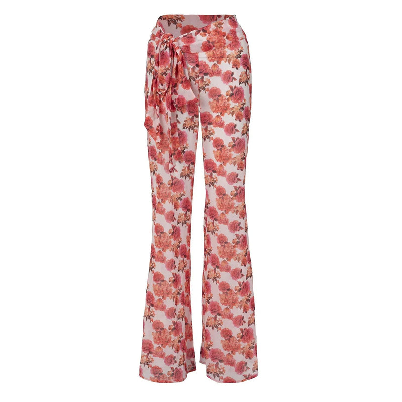 Subtly Pants With a Refined Look