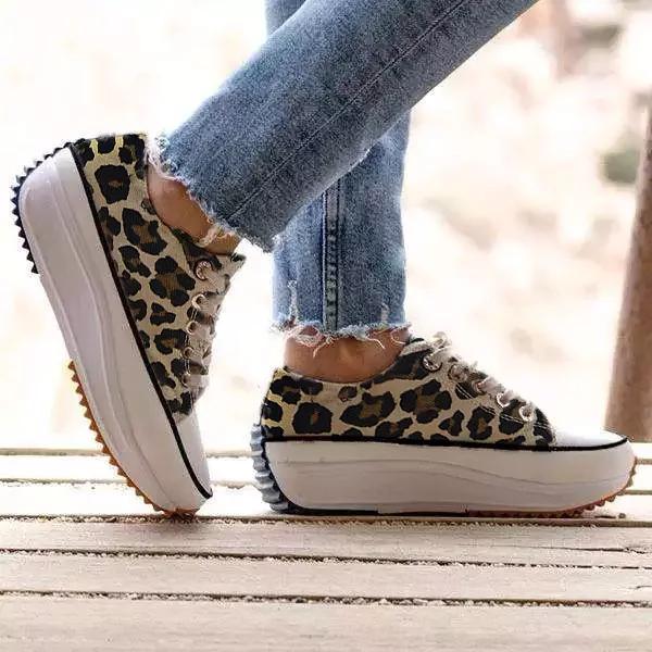 LM | Durable and supportive orthopaedic sneakers