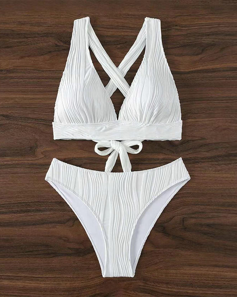 LM | Single-colored, sexy bikini with deep V-neckline