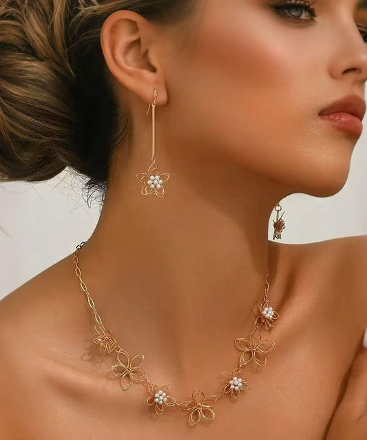 Fine Gold Metal Alloy Hollow Out Lariat Necklace and Drop Earrings Two-piece Set