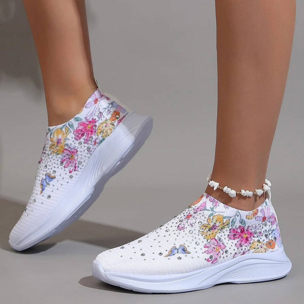 LM | Stylish, breathable slip-on sneakers