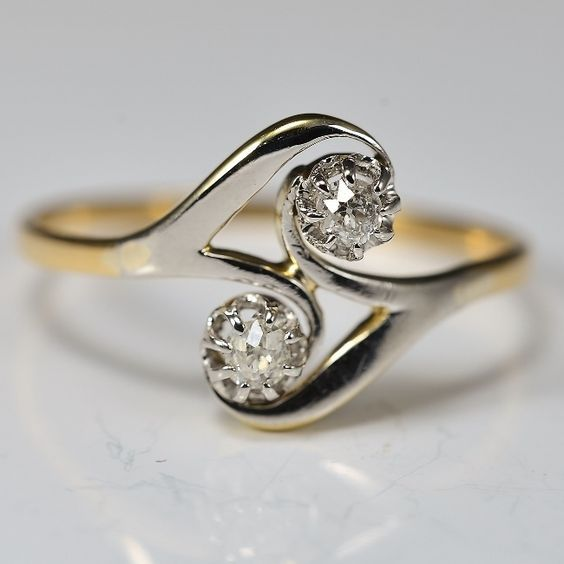 Romantic Gold Ring for Special Moments