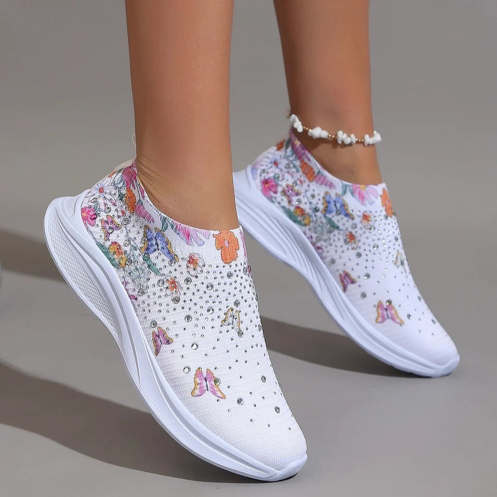 LM | Stylish, breathable slip-on sneakers