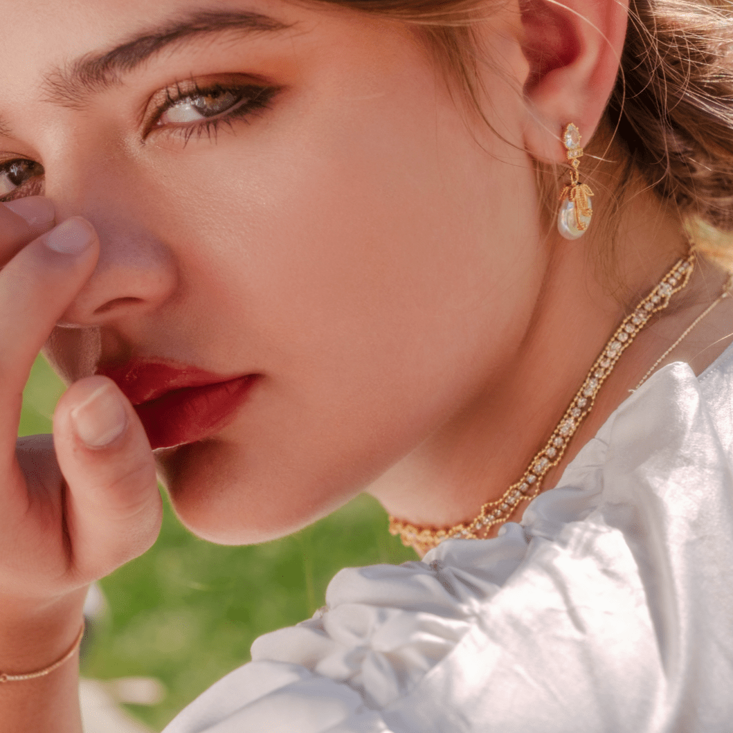 [] Maggie Pearl Earrings