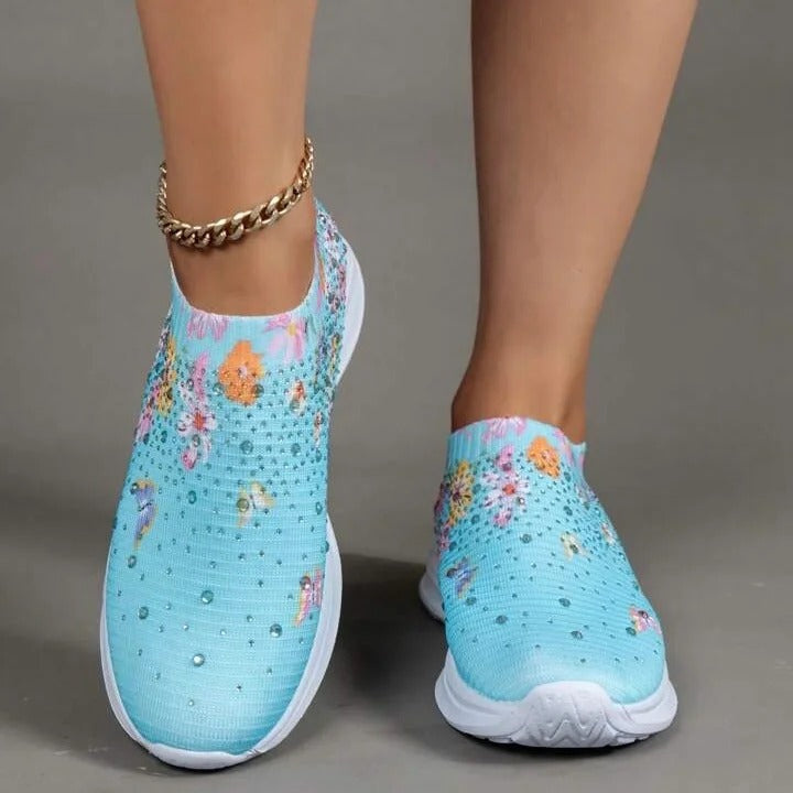 LM | Stylish, breathable slip-on sneakers