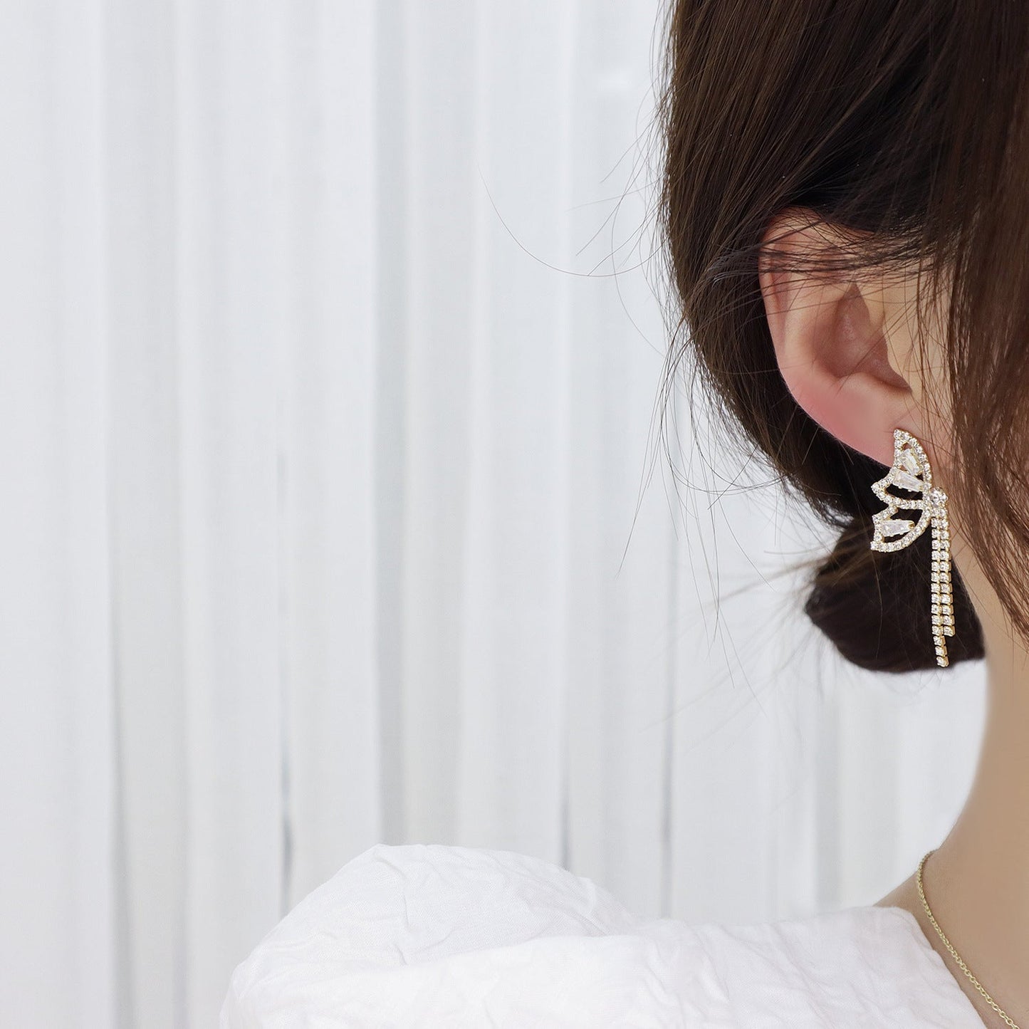 [] Sally Butterfly Drop Earrings
