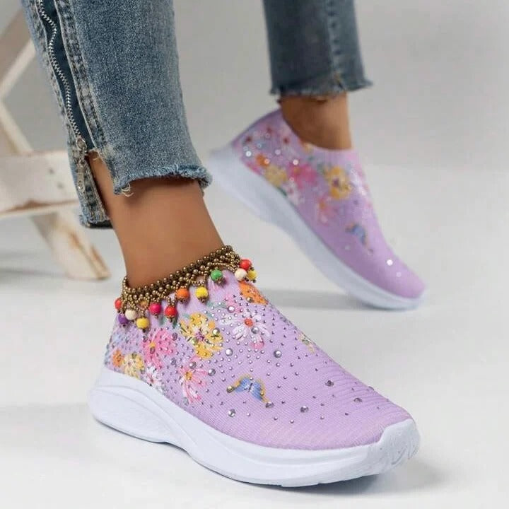 LM | Stylish, breathable slip-on sneakers