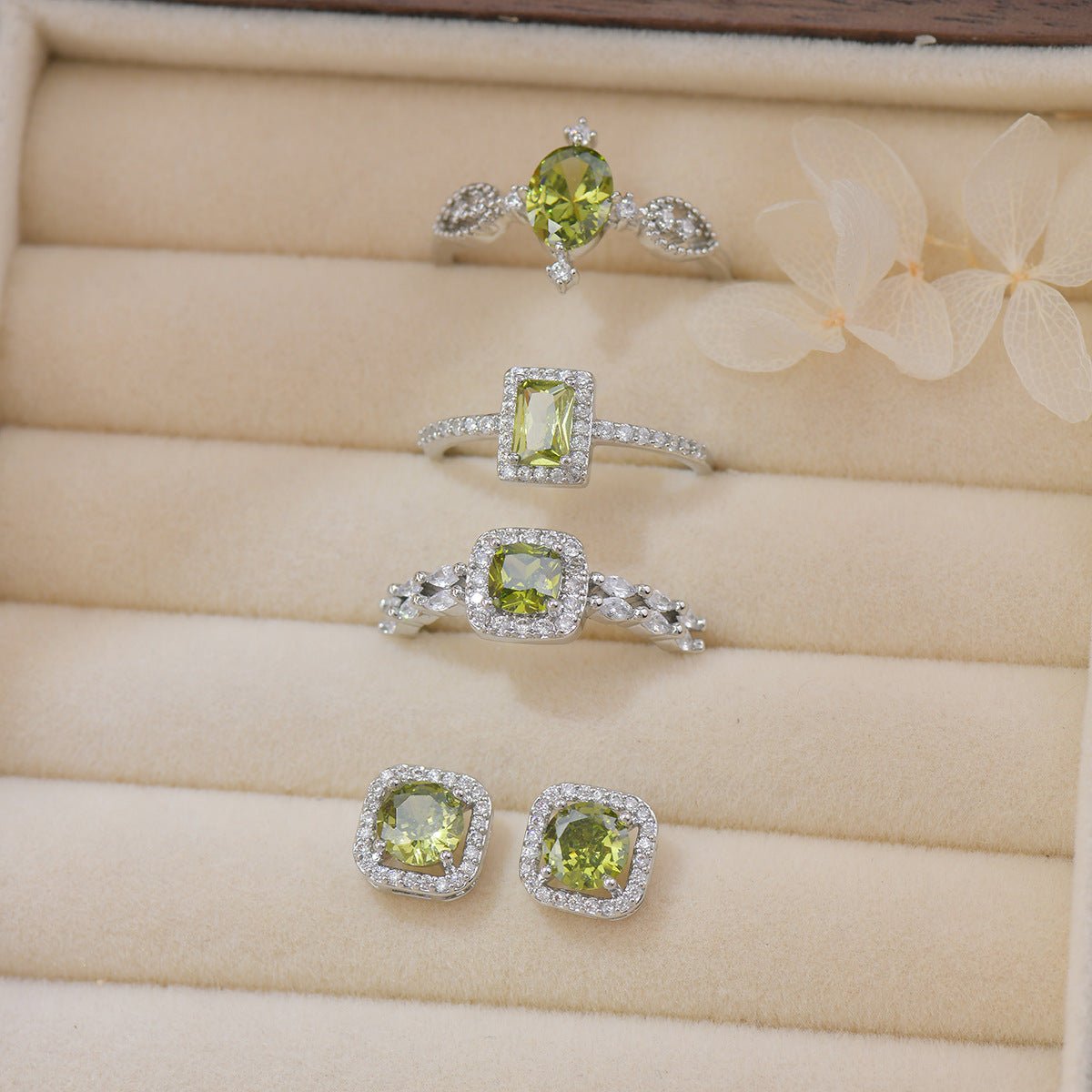 [sample ] Cassie Peridot Ring