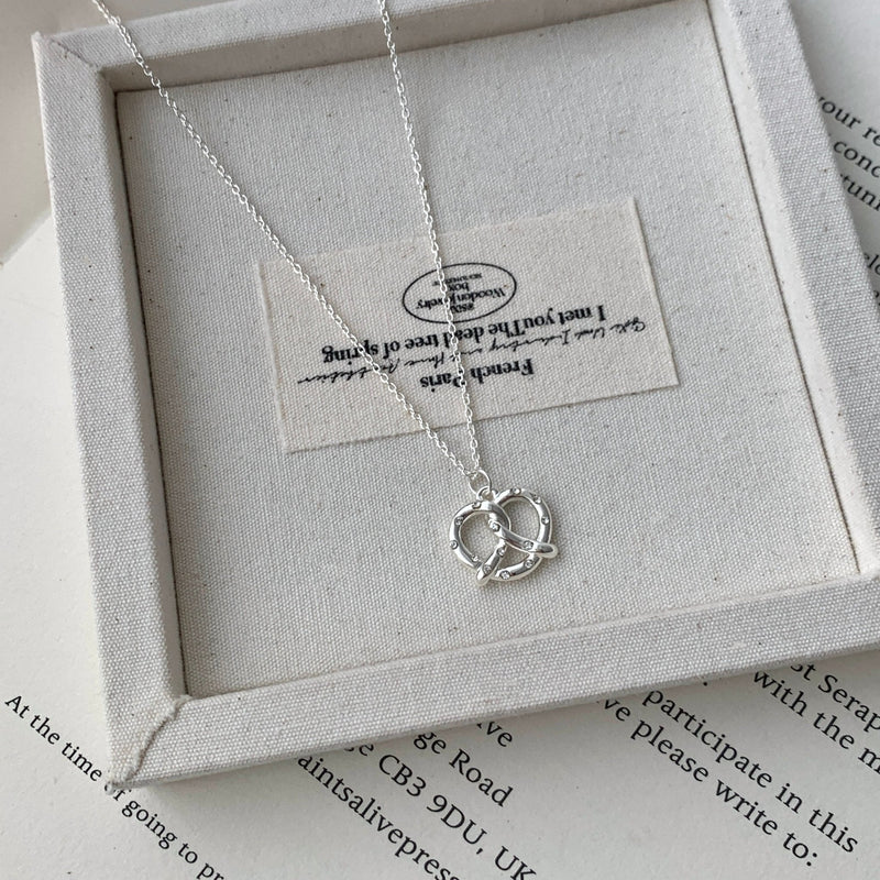 [] Pretzel Necklace