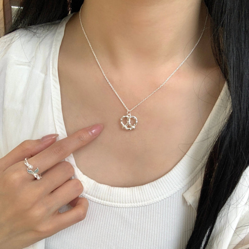 [] Pretzel Necklace