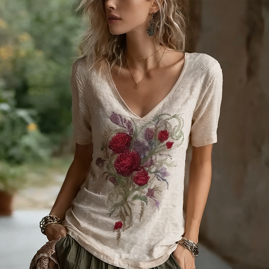 Bohemian Style Retro Red Rose Pattern Women's V-neck Short-sleeve T-shirt elevenforest