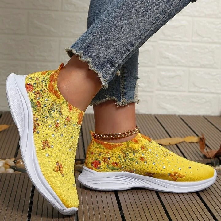 LM | Stylish, breathable slip-on sneakers