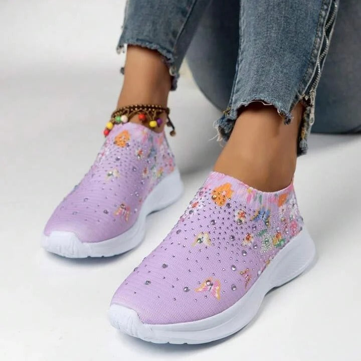 LM | Stylish, breathable slip-on sneakers