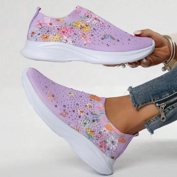 LM | Stylish, breathable slip-on sneakers