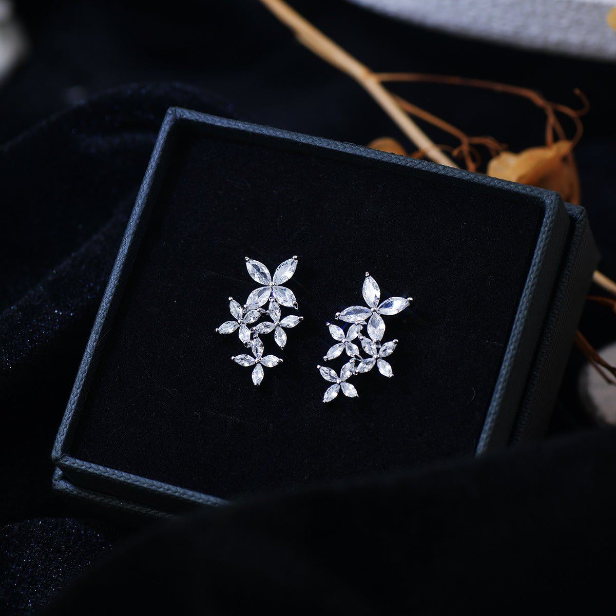 Fleur De Neige Earrings
