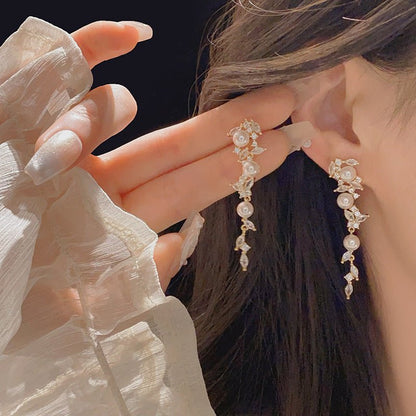 Floraison Pearl Earrings