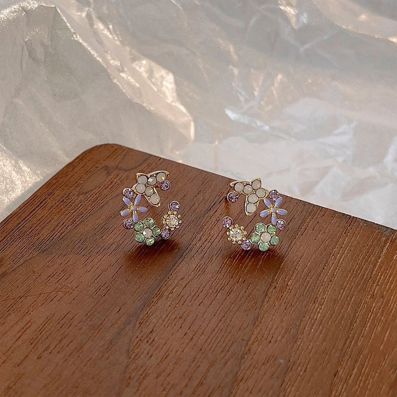 [] Lucy Flower Butterfly Stud Earrings