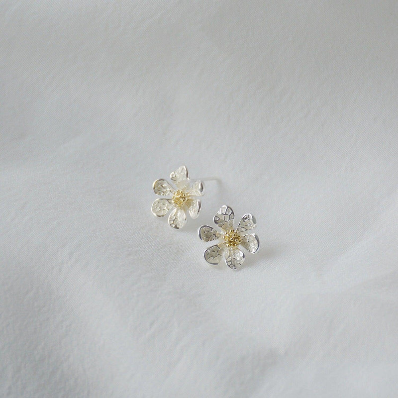 [] Flower Stud Earrings