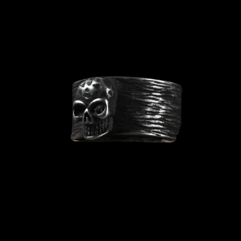 Gothic Skull Ring