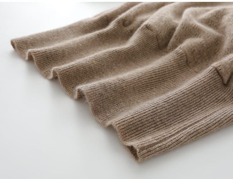 LM | Cross V-neck cashmere sweater