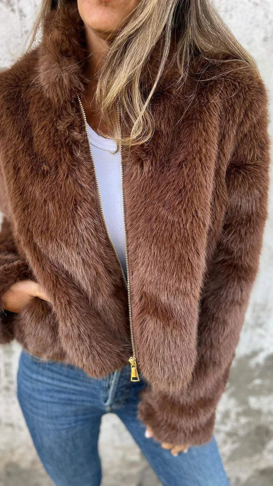 LM | elegant fur coat with zipper