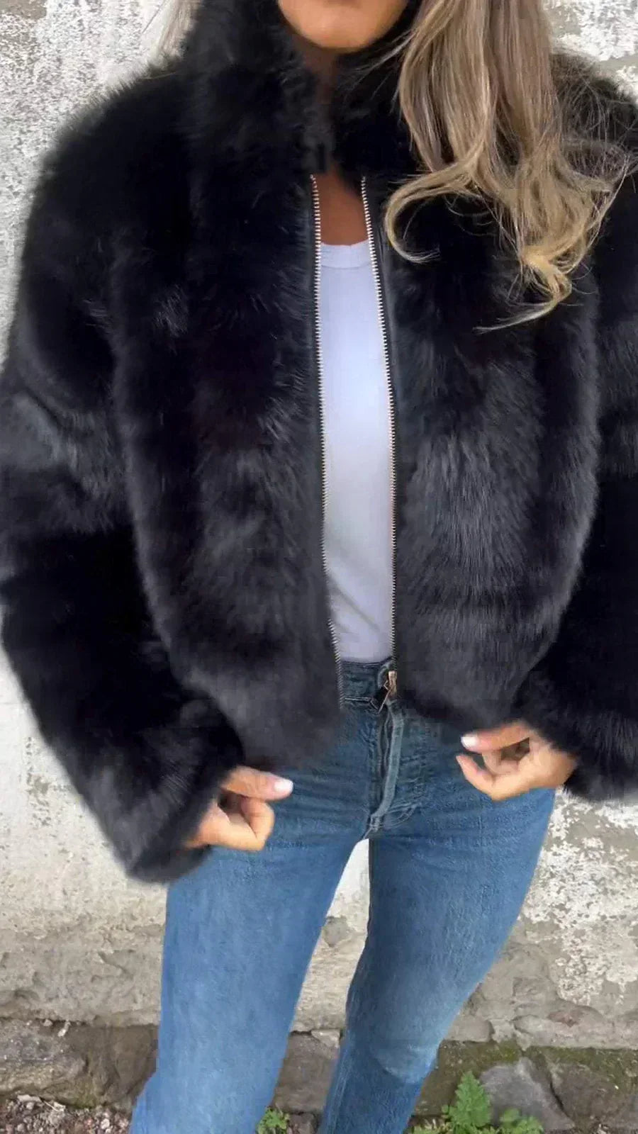 LM | elegant fur coat with zipper