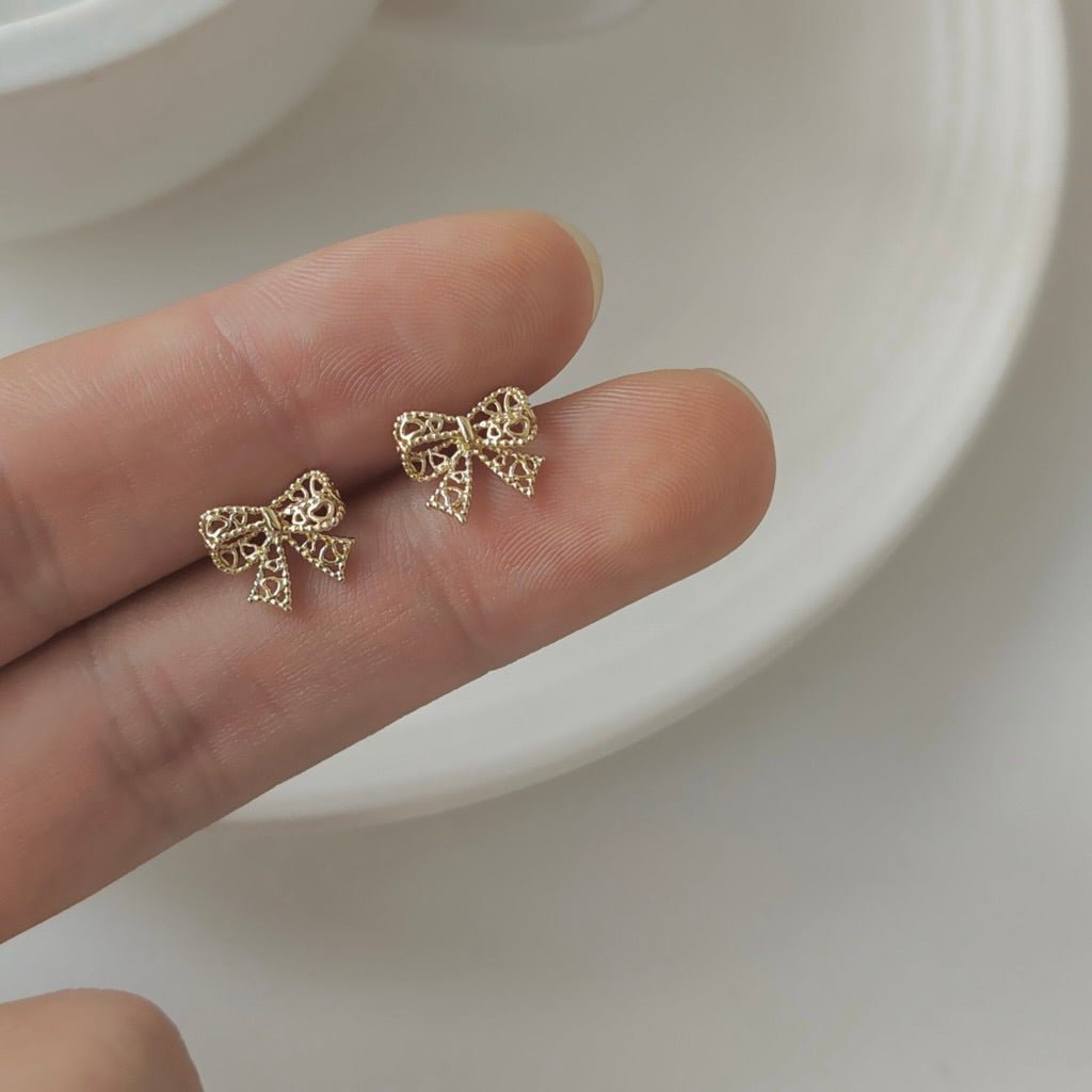 Lovelace Bow Earrings in Gold