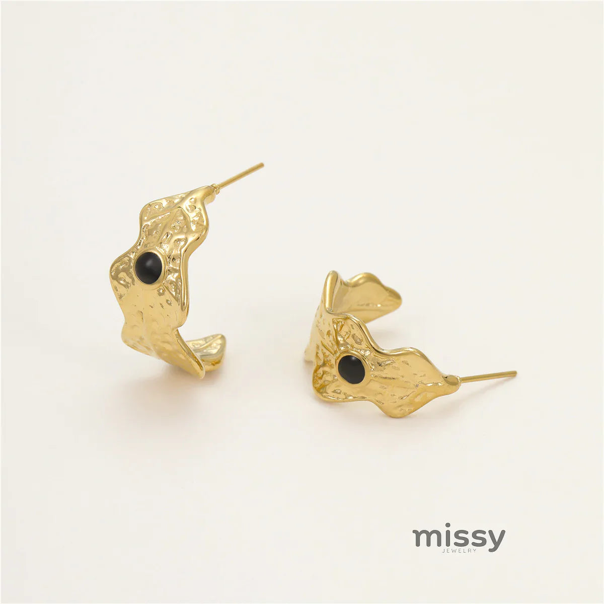 Brynlee Sculpted Hoop Earrings