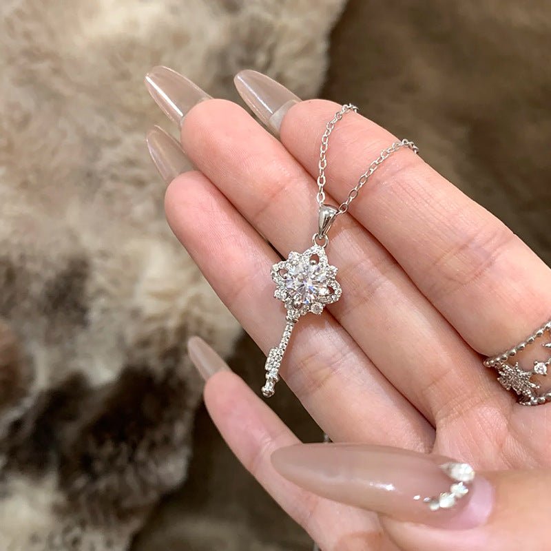 [sample ] Moonlight Key Necklace