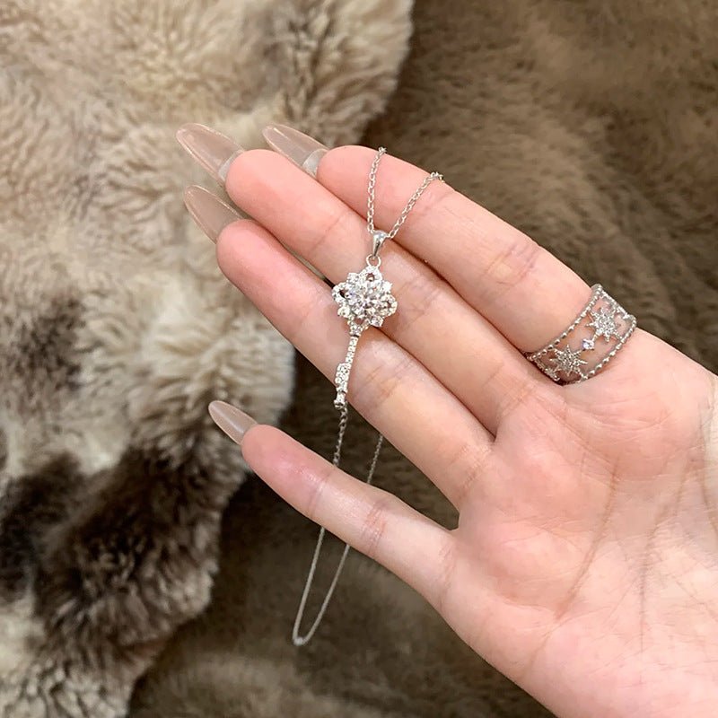 [sample ] Moonlight Key Necklace