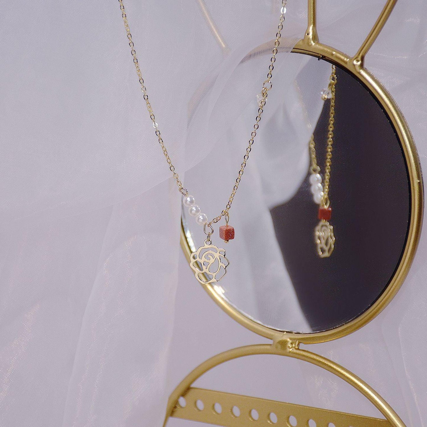 [] Rose Necklace