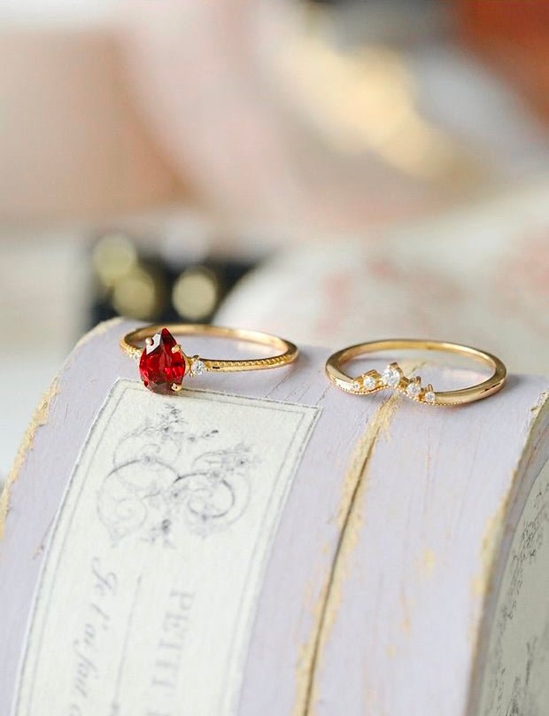 Roselle Tiara Ring Set