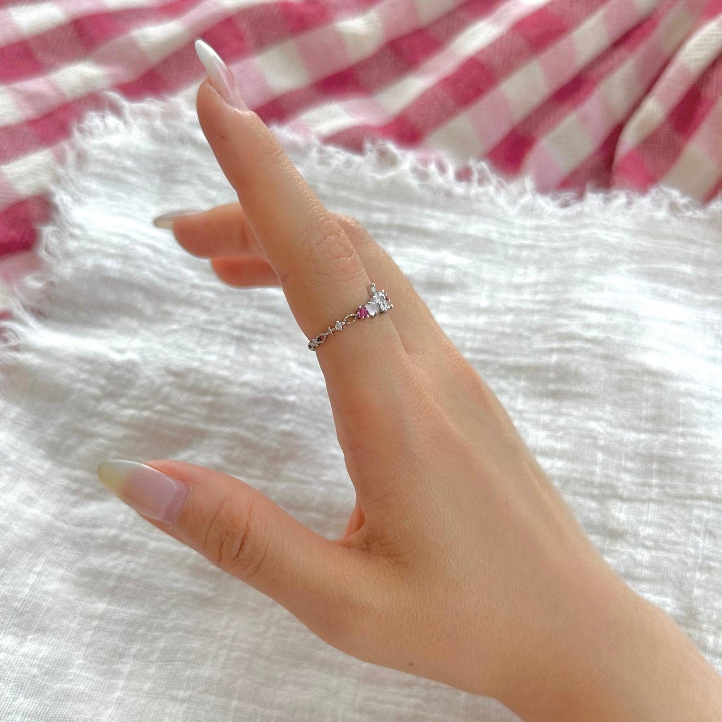 [] Riley Flower Ring in Silver